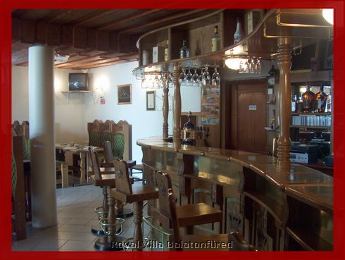 Royal Pub Balatonfred 007.JPG